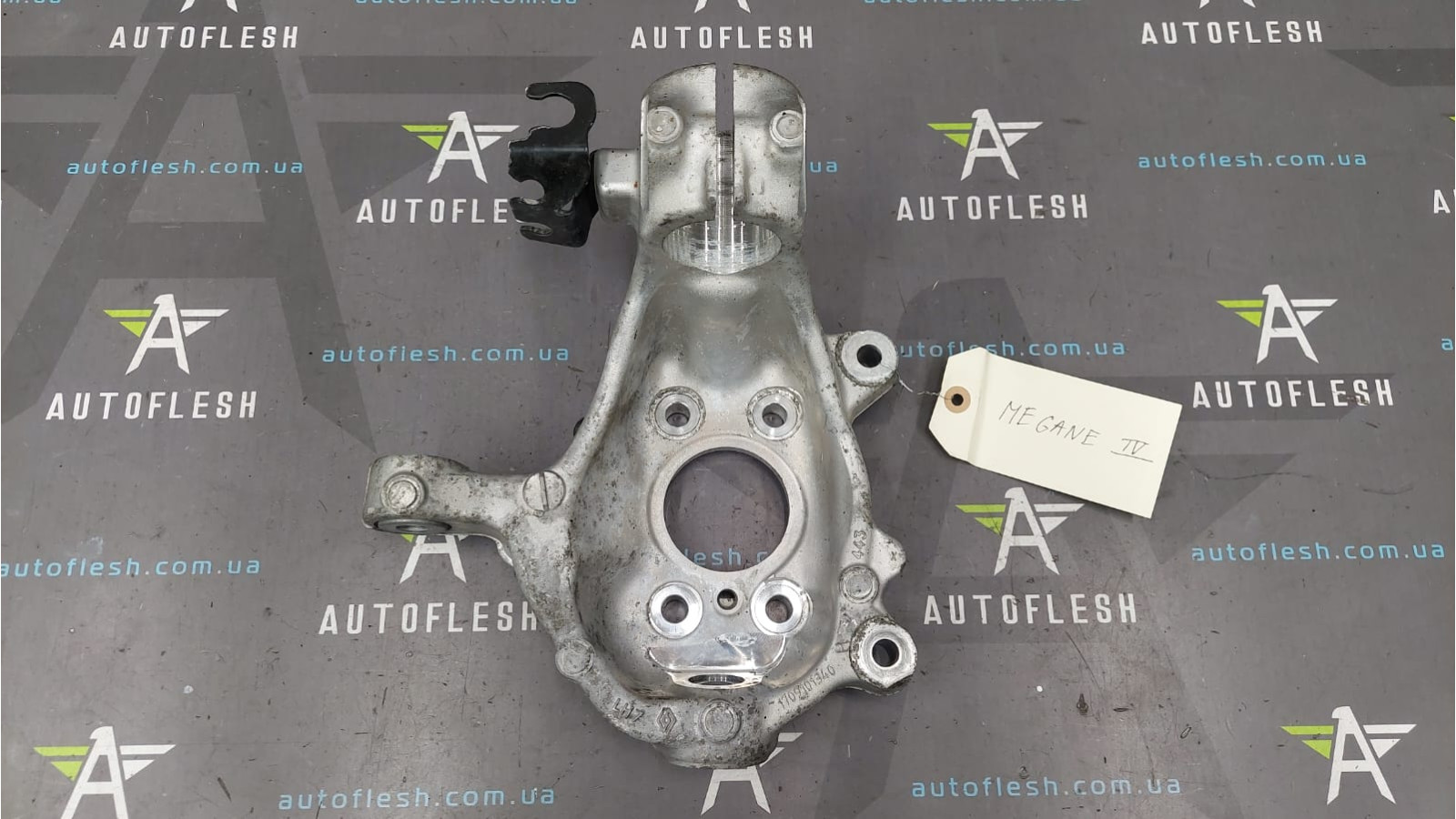 Кулак поворотный передний левый 400113779R Renault Grand Scenic 4 Megane 4 Scenic 4 бу